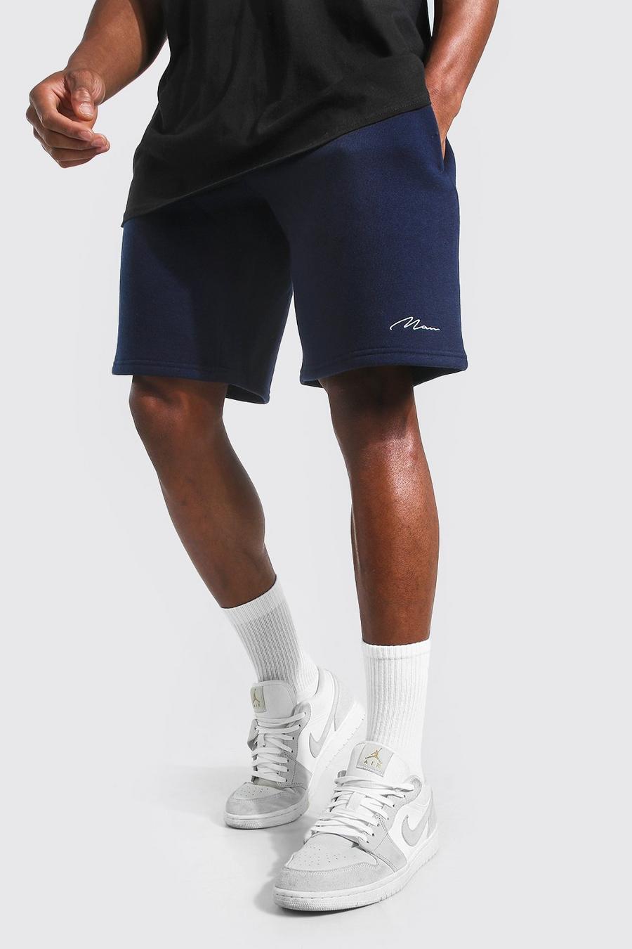 Mittellange, locker geschnittene Jersey-Short mit Man-Schriftzug, Marineblau image number 1