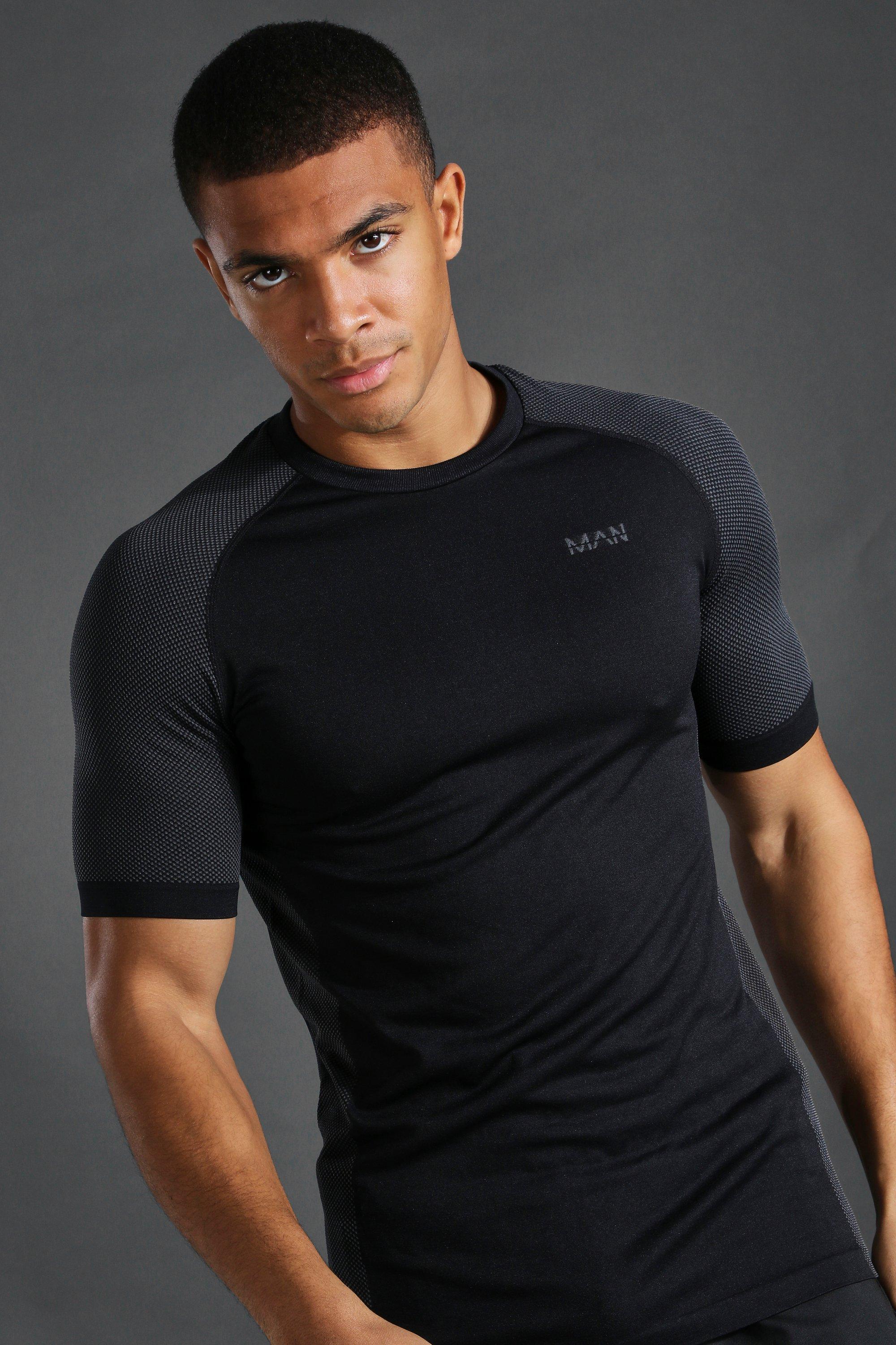Men's Workout Shirts & Tops - Fitted Fit in Black