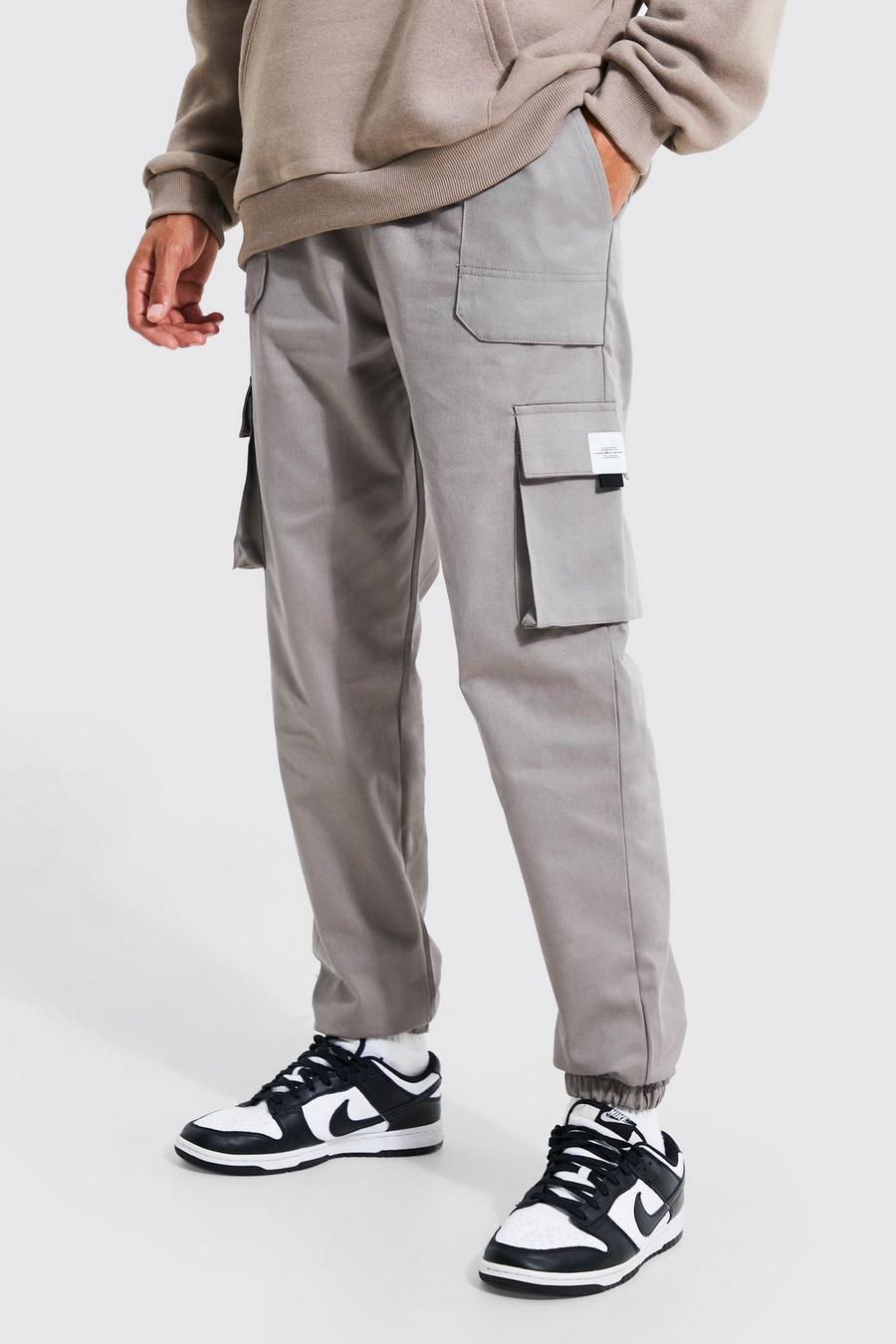 אפור gris מכנסי ריצה טוויל דגמ'ח עם חגורה בחזית ותווית לגברים גבוהים