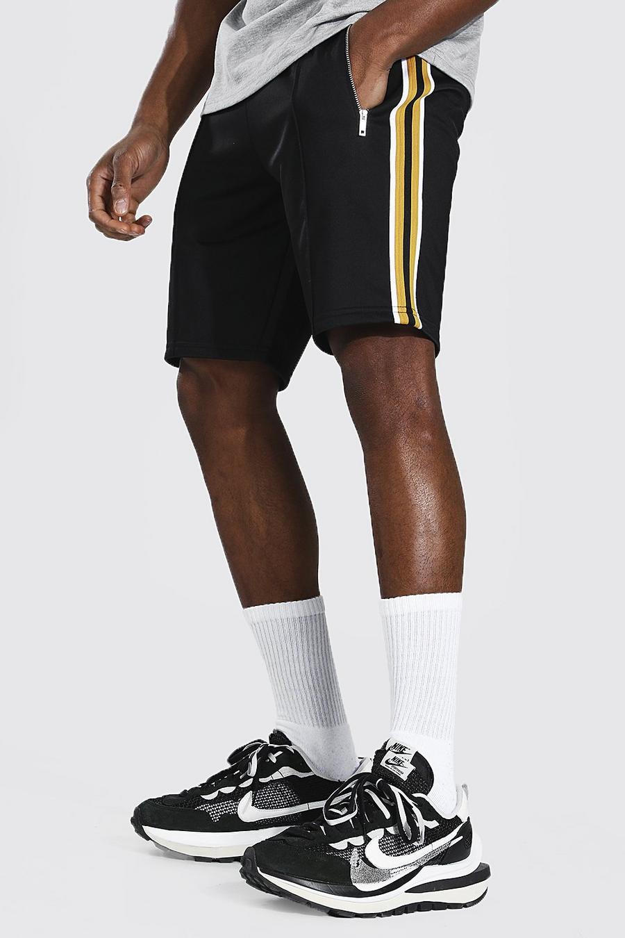 Mittellange Slim Fit Shorts aus Trikotstoff mit Seitenstreifen, Schwarz image number 1