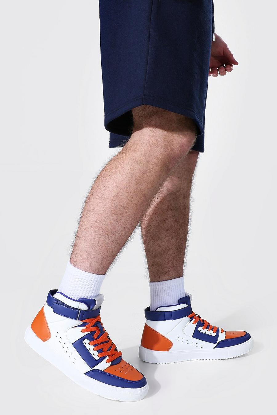 מולטי נעלי ספורט בגזרה גבוהה עם אבזמים וכיתוב Man image number 1