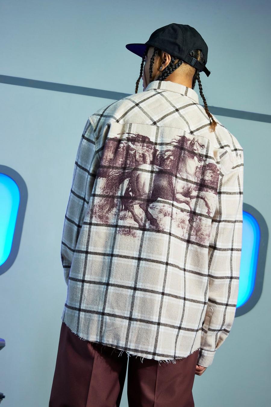 Kariertes Oversized Shirt mit Pferde-Print auf Rückseite, Braun image number 1