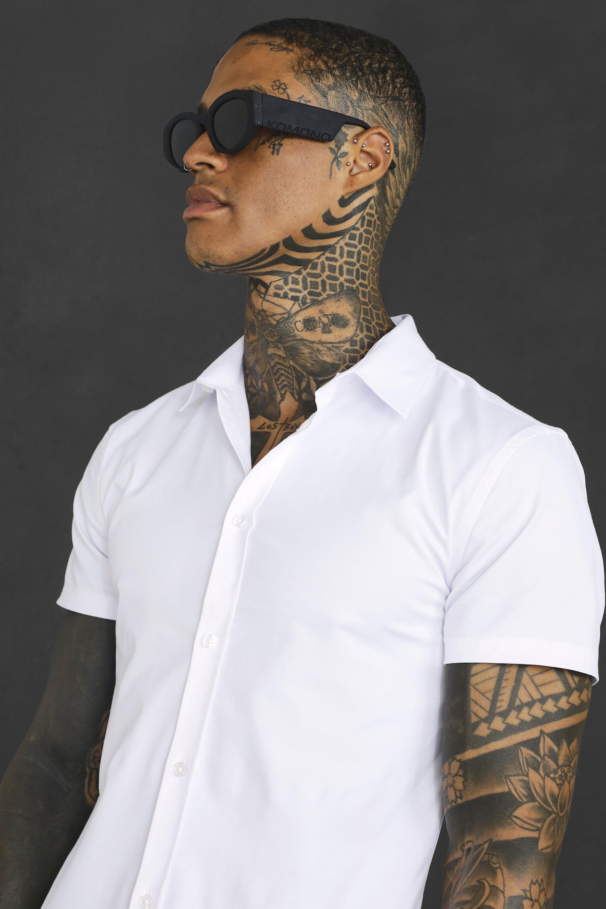 White muscle fit on sale shirt short sleeve