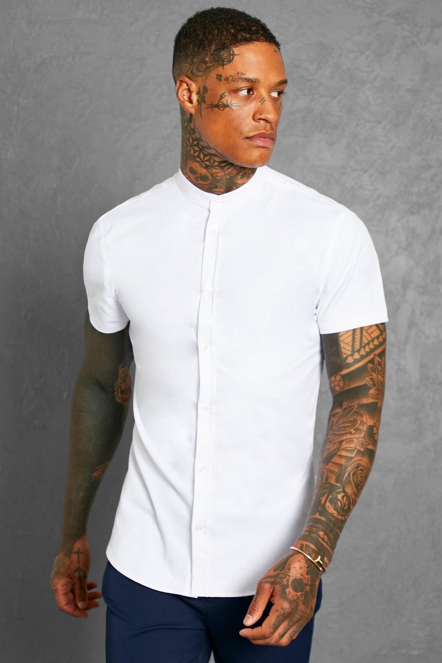 White Muscle Fit Overhemd Met Opa Kraag En Korte Mouwen image number 1
