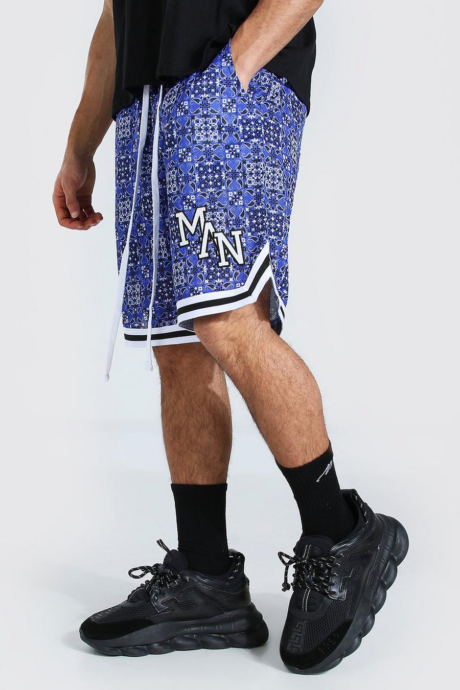 Blue MAN Shorts i airtex med bandanamönster och ledig passform image number 1