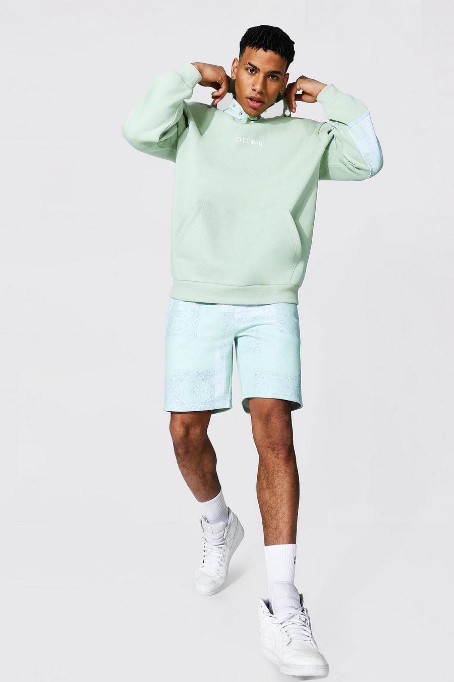 Übergroßer Man Trainingsanzug mit Kapuze und Shorts in Bandana-Optik, Grün image number 1