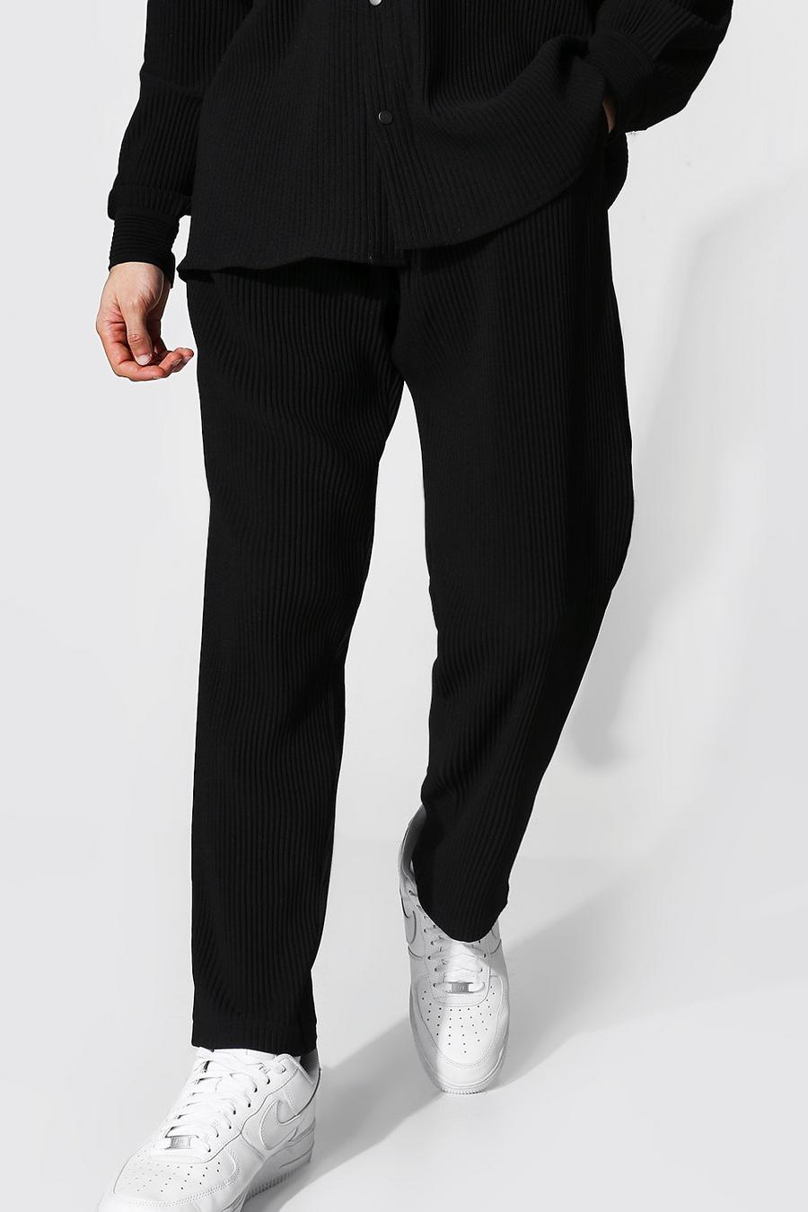 Pantalones de chándal ajustados escalonados con plisado tobilleros, Negro image number 1