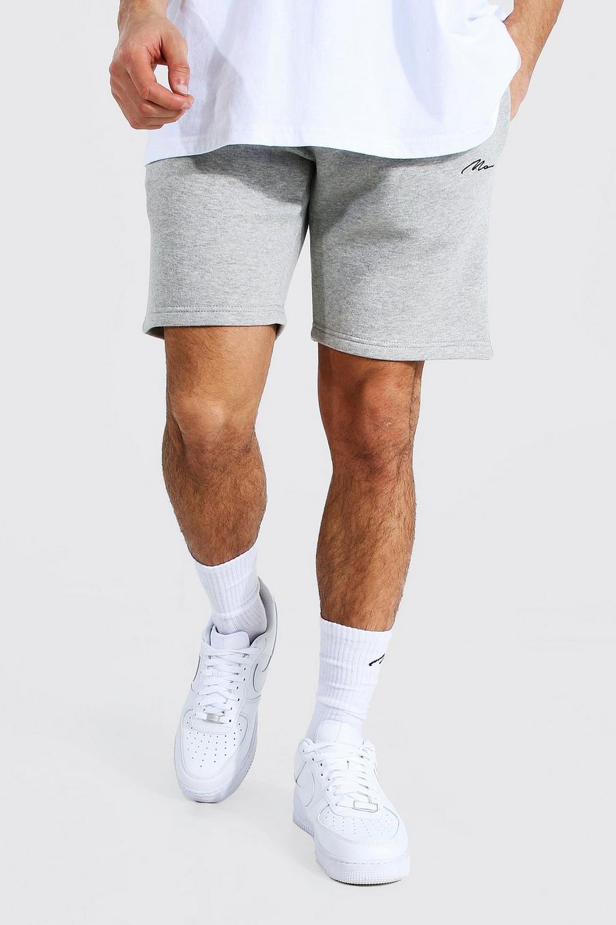 Pantalones cortos de largo medio ajustados de punto con firma Man, Marga gris image number 1