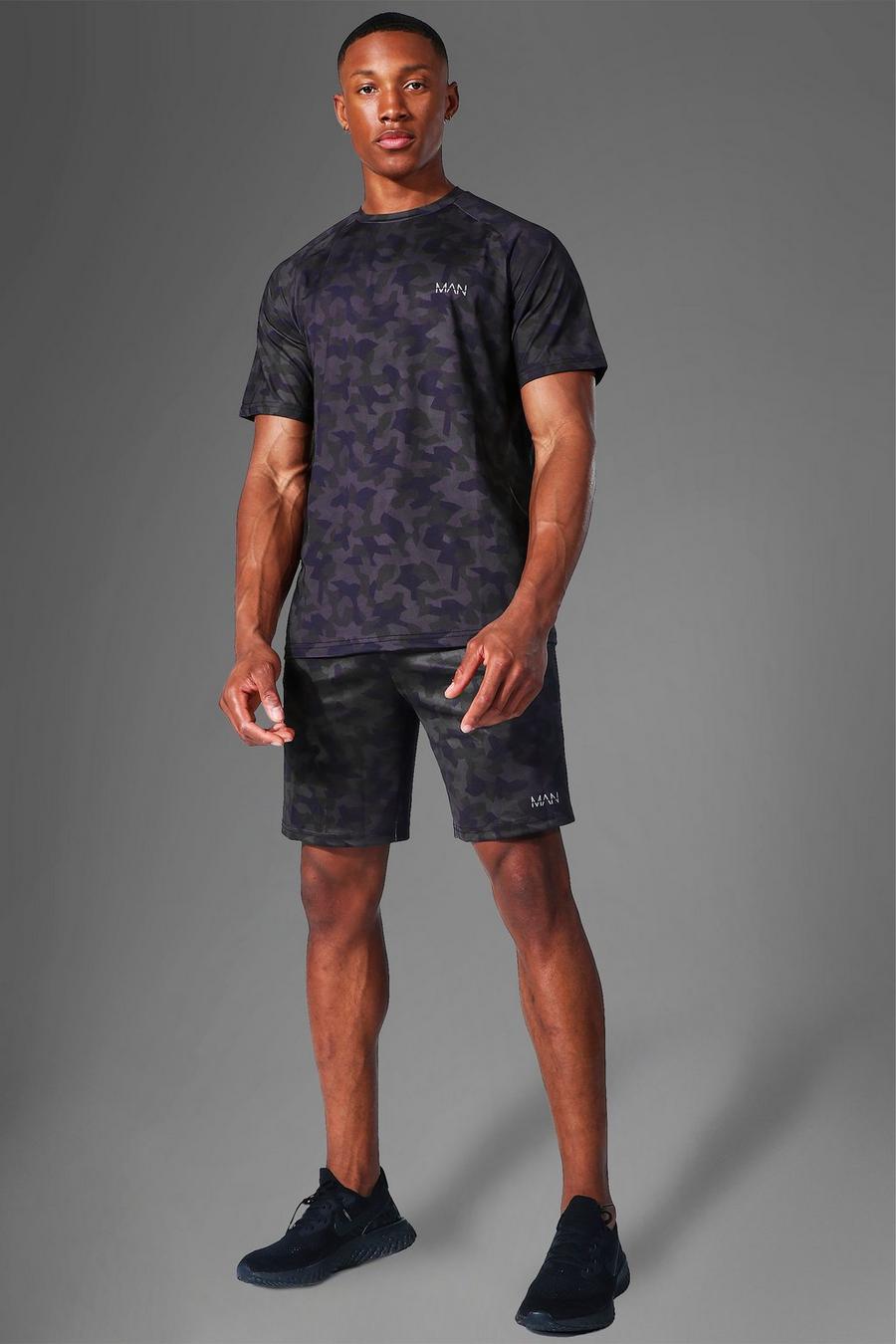 Black MAN Active T-shirt och shorts med kamouflagemönster image number 1