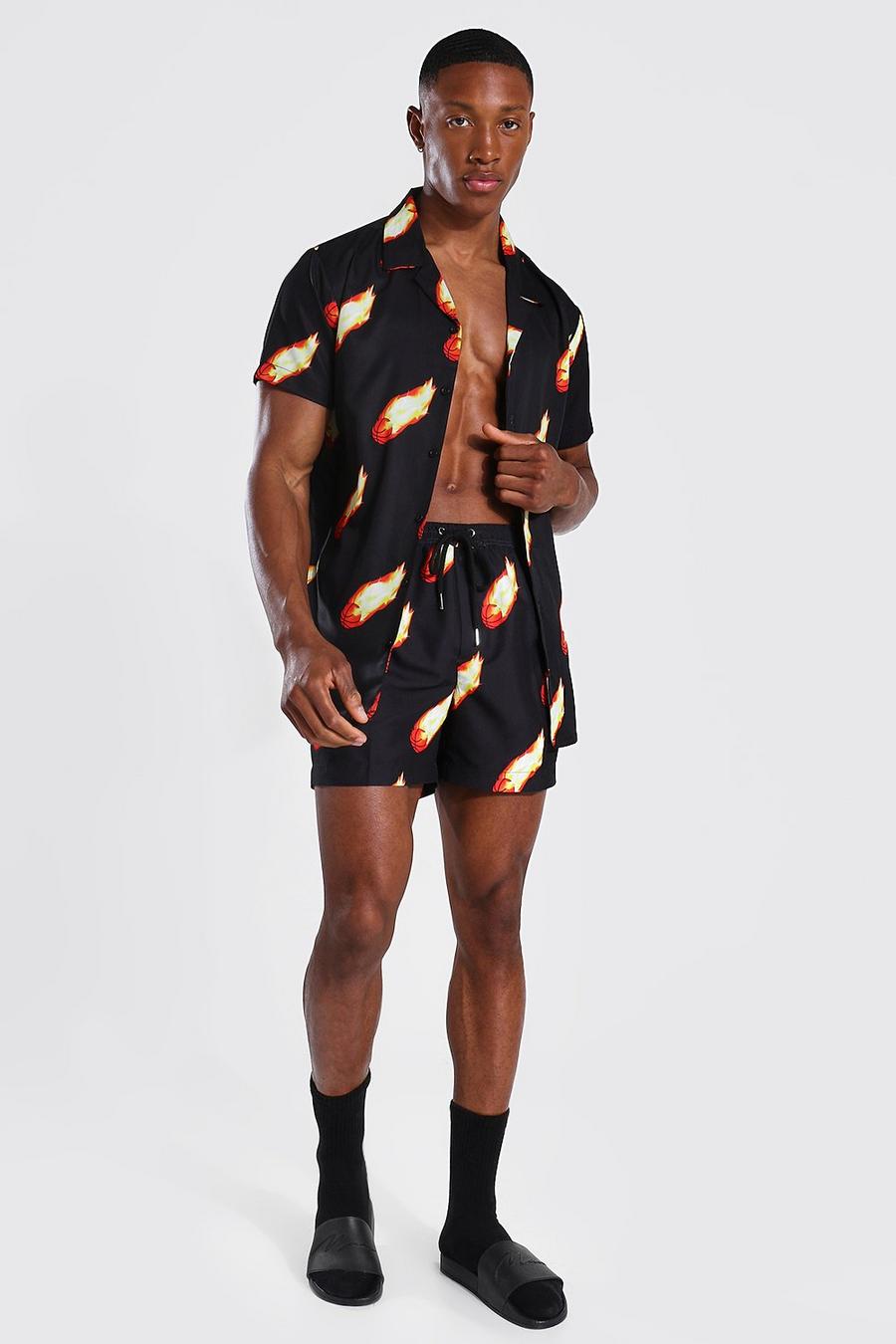 Black Kortärmad skjorta med bowlingkrage och shorts image number 1
