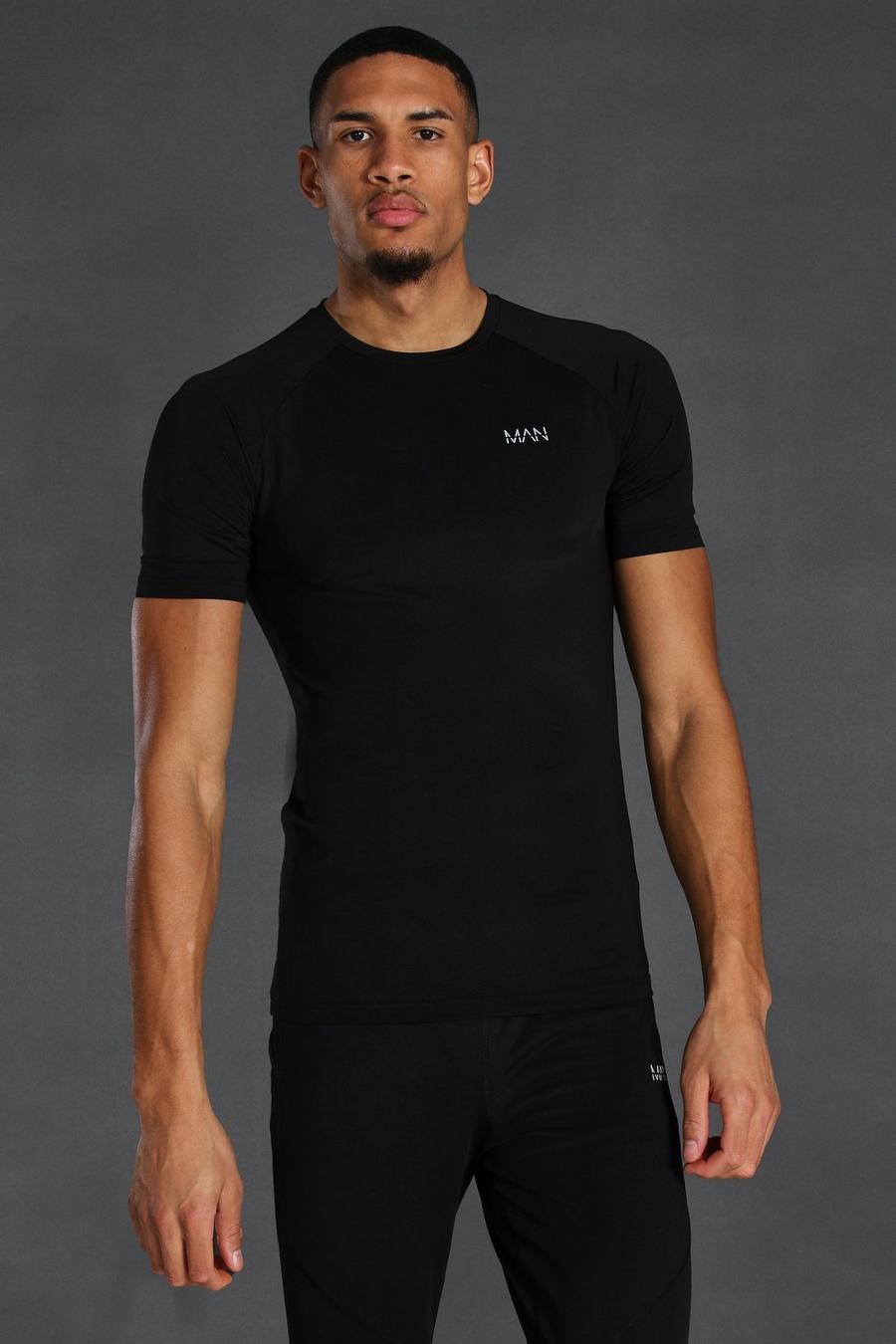 Black Tall - MAN Active T-shirt i muscle fit med raglanärm image number 1