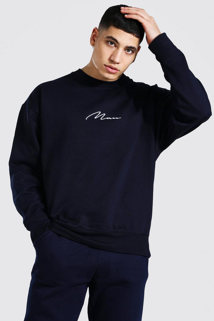 MAN Signature besticktes Sweatshirt in Übergröße, Marineblau image number 1