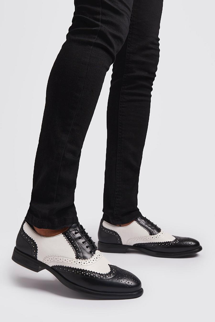 Zapato calado de piel sintética negra y blanca, Blanco image number 1