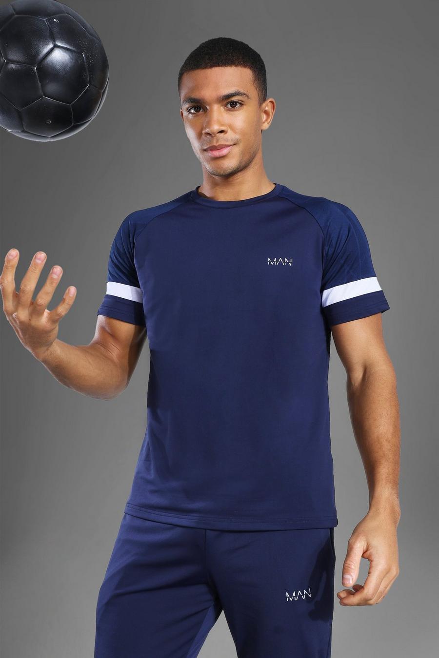 Navy MAN Active T-shirt med mönstrade paneler image number 1