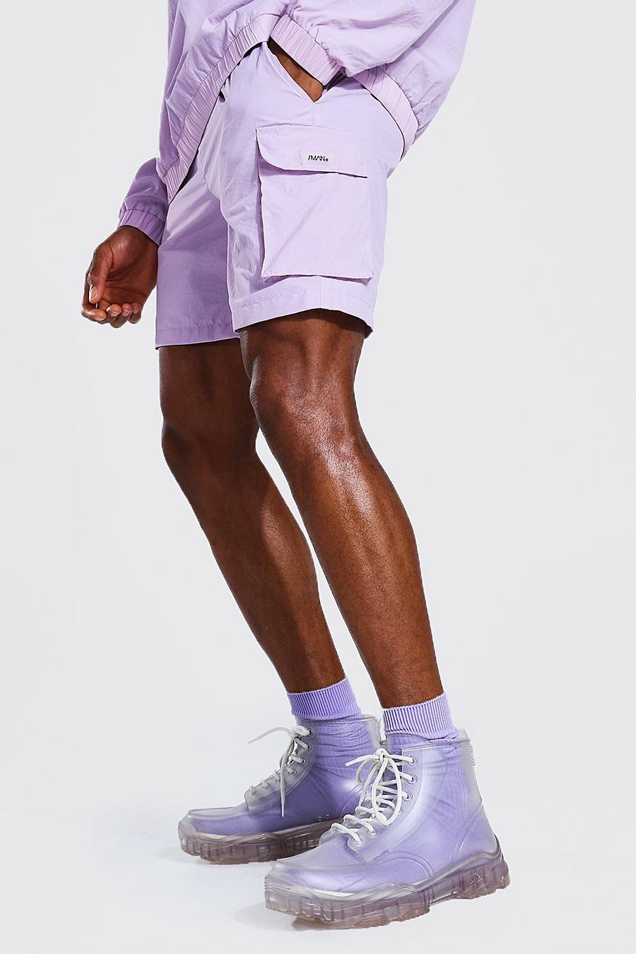 Pantaloncini in nylon effetto lavato con scritta Man tratteggiata, Lilla image number 1