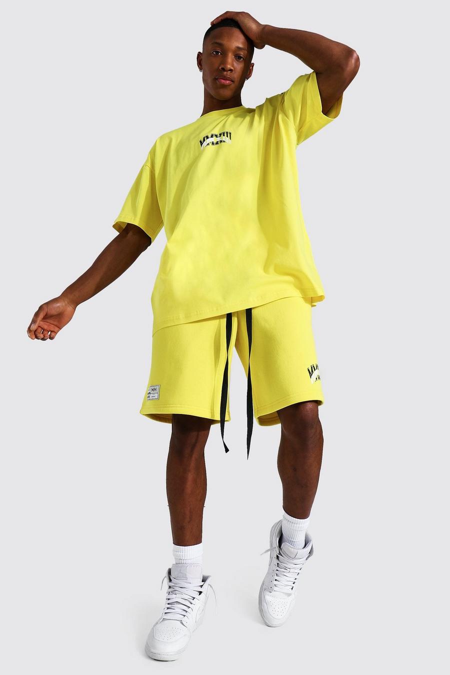 Set in Übergröße m T-Shirt und Shorts mit Numeral-Print, Gelb image number 1
