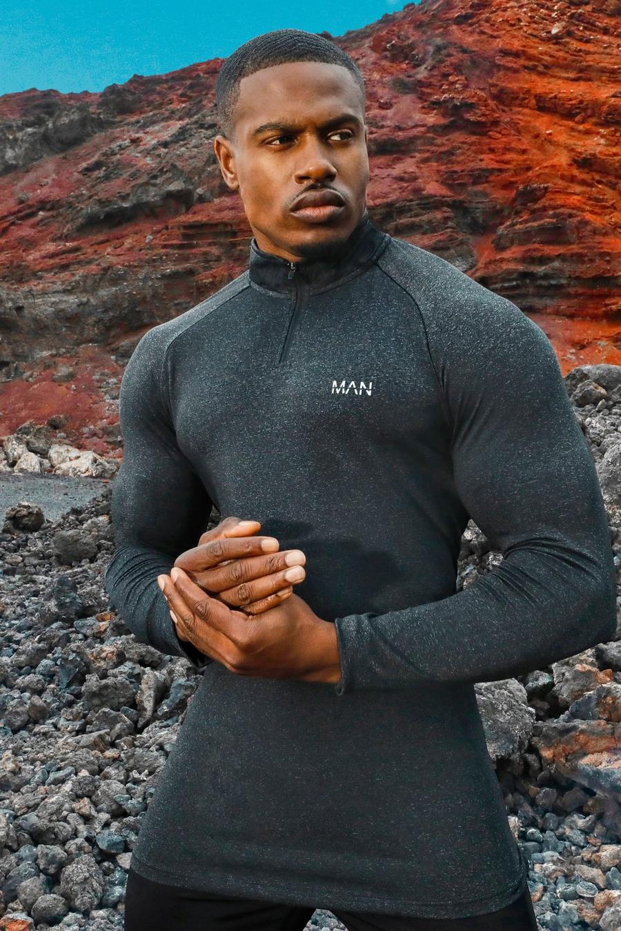 Black MAN Active Träningstopp med hög krage, raglanärm och skinny fit image number 1