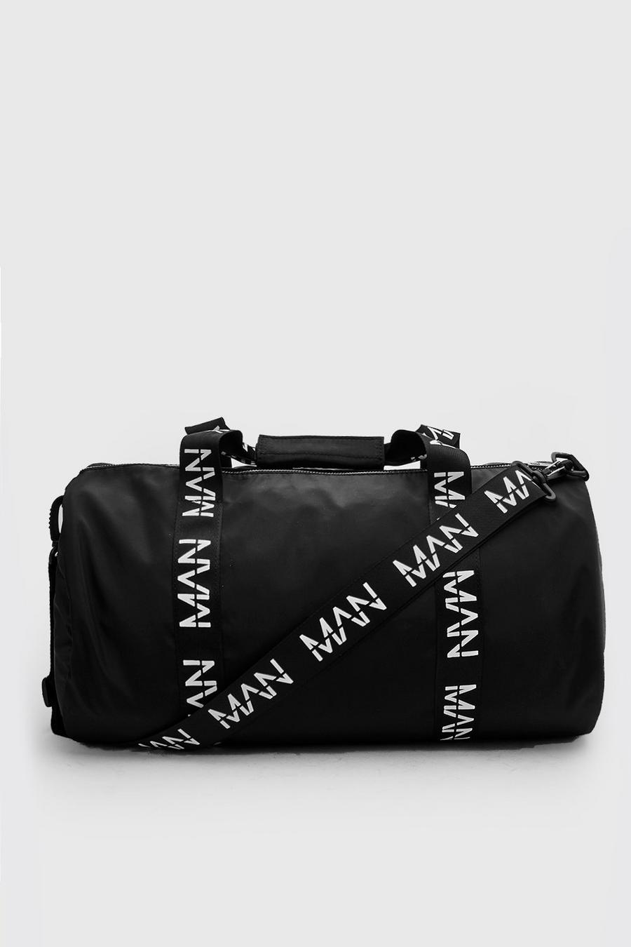 Tonnenförmige Tasche mit MAN-Print und Riemen, Schwarz image number 1