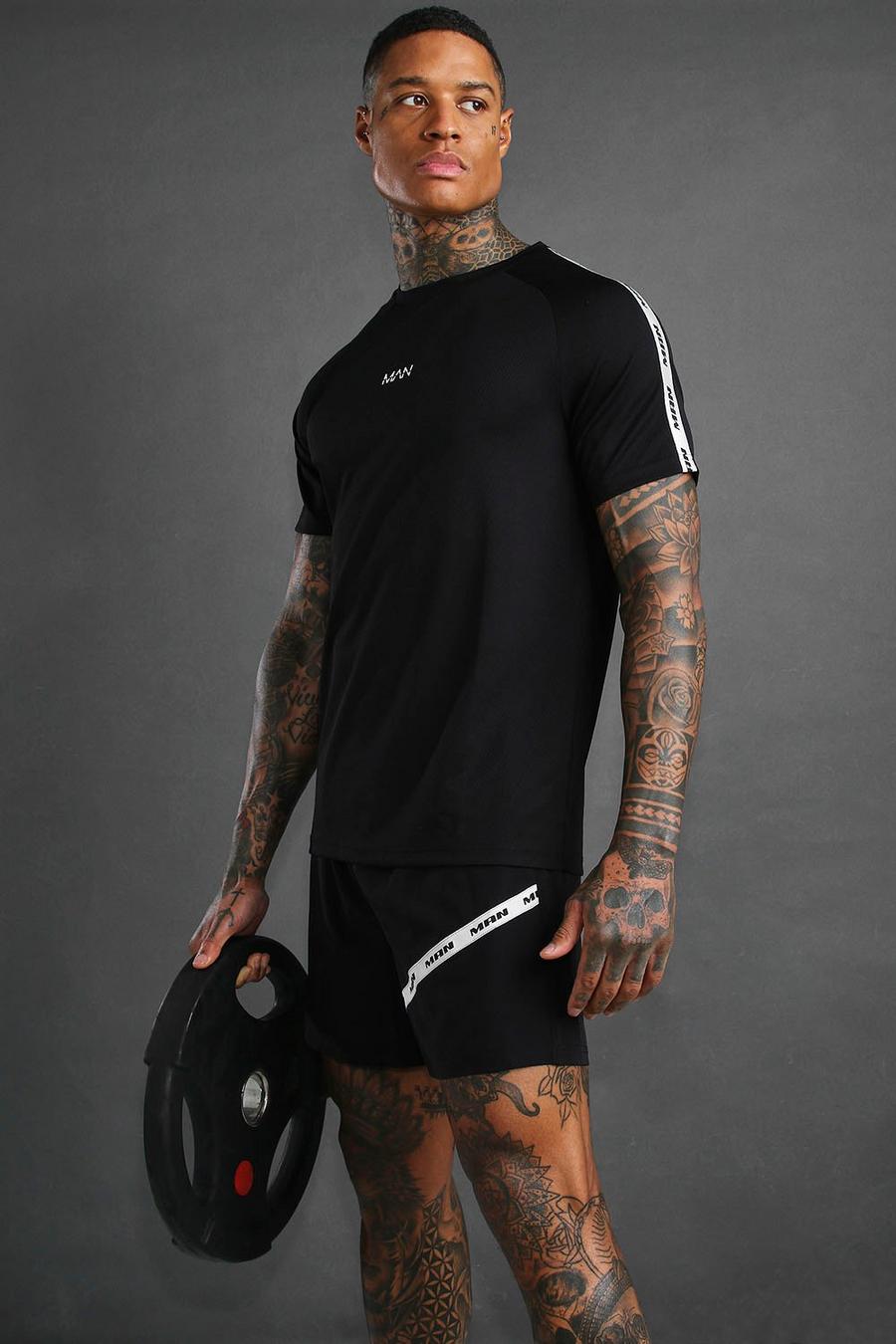 MAN Active Set mit T-Shirt und Shorts mit Streifendetail image number 1
