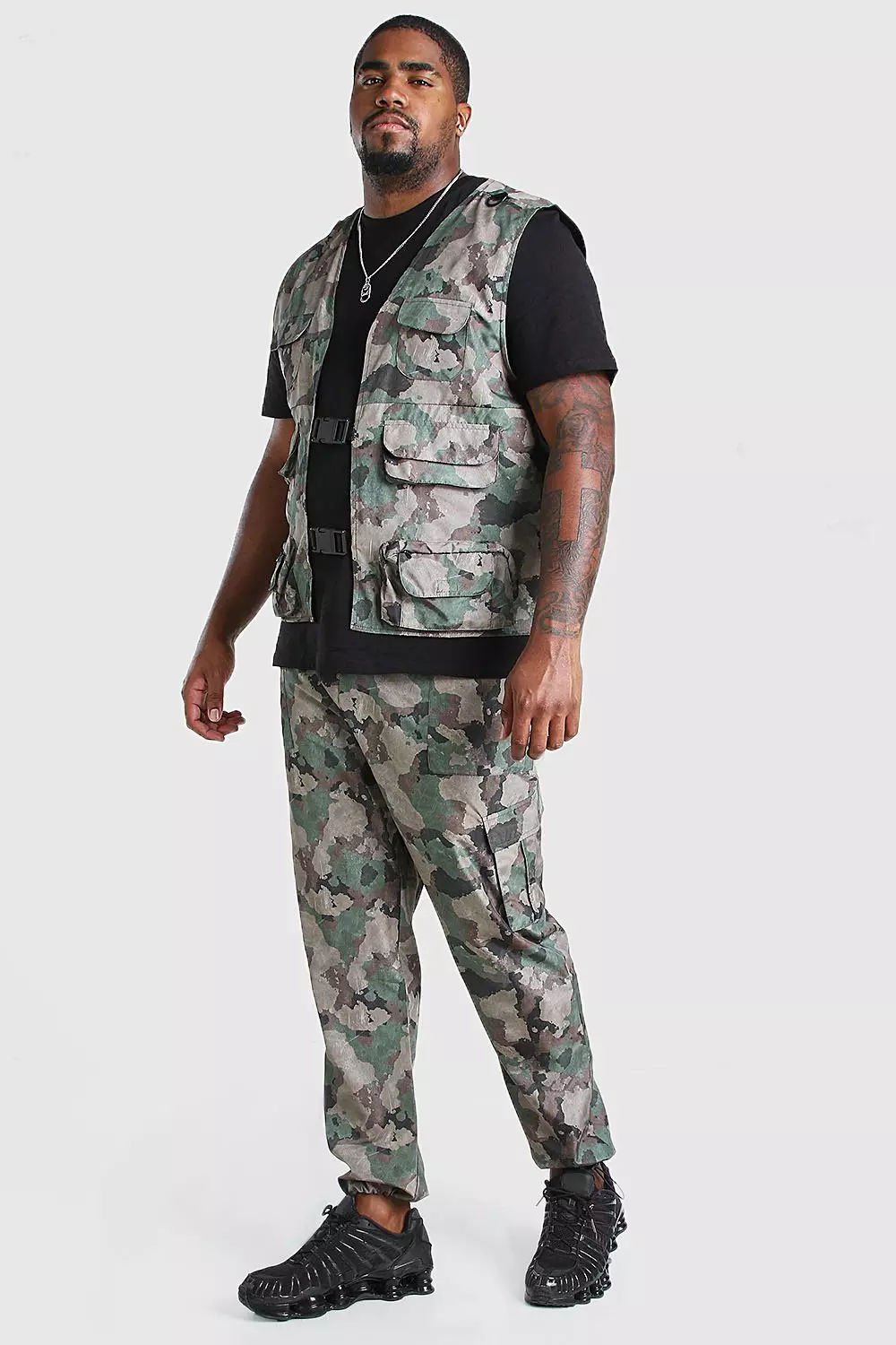 Plus size camo on sale vest