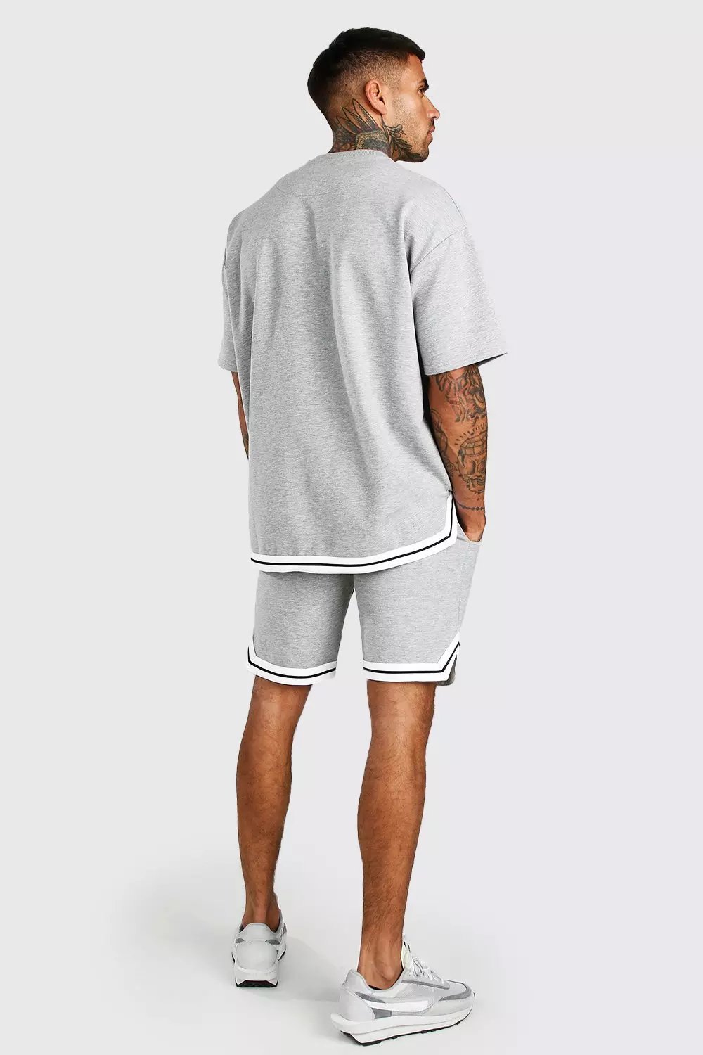 【boohoo】MAN Tシャツ＆ショートパンツセット Original Man T-shirt And Short Set | boohoo USA