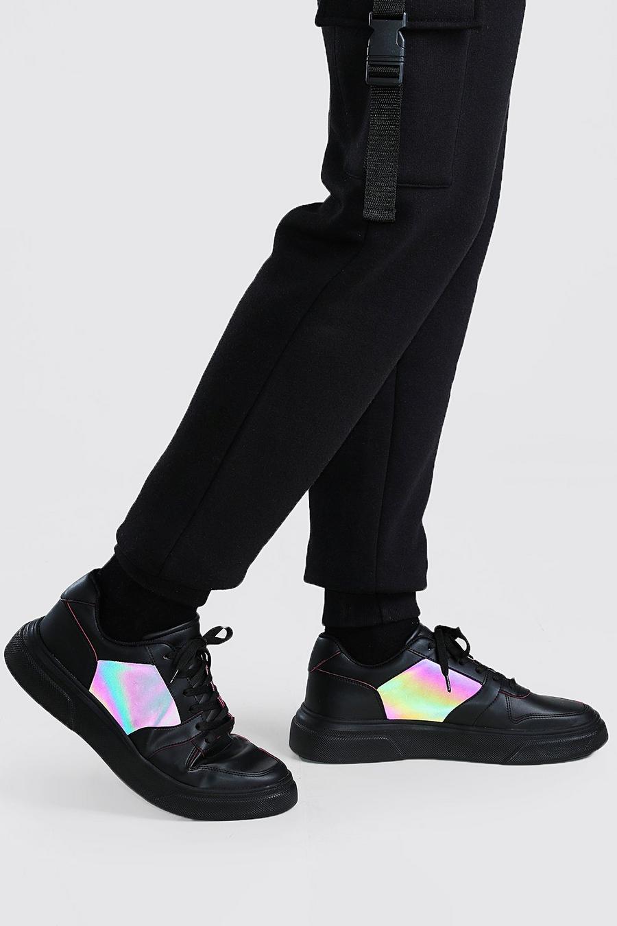 Sneaker mit reflektierendem Streifen und Sohle mit Kreuzschraffur, Schwarz image number 1