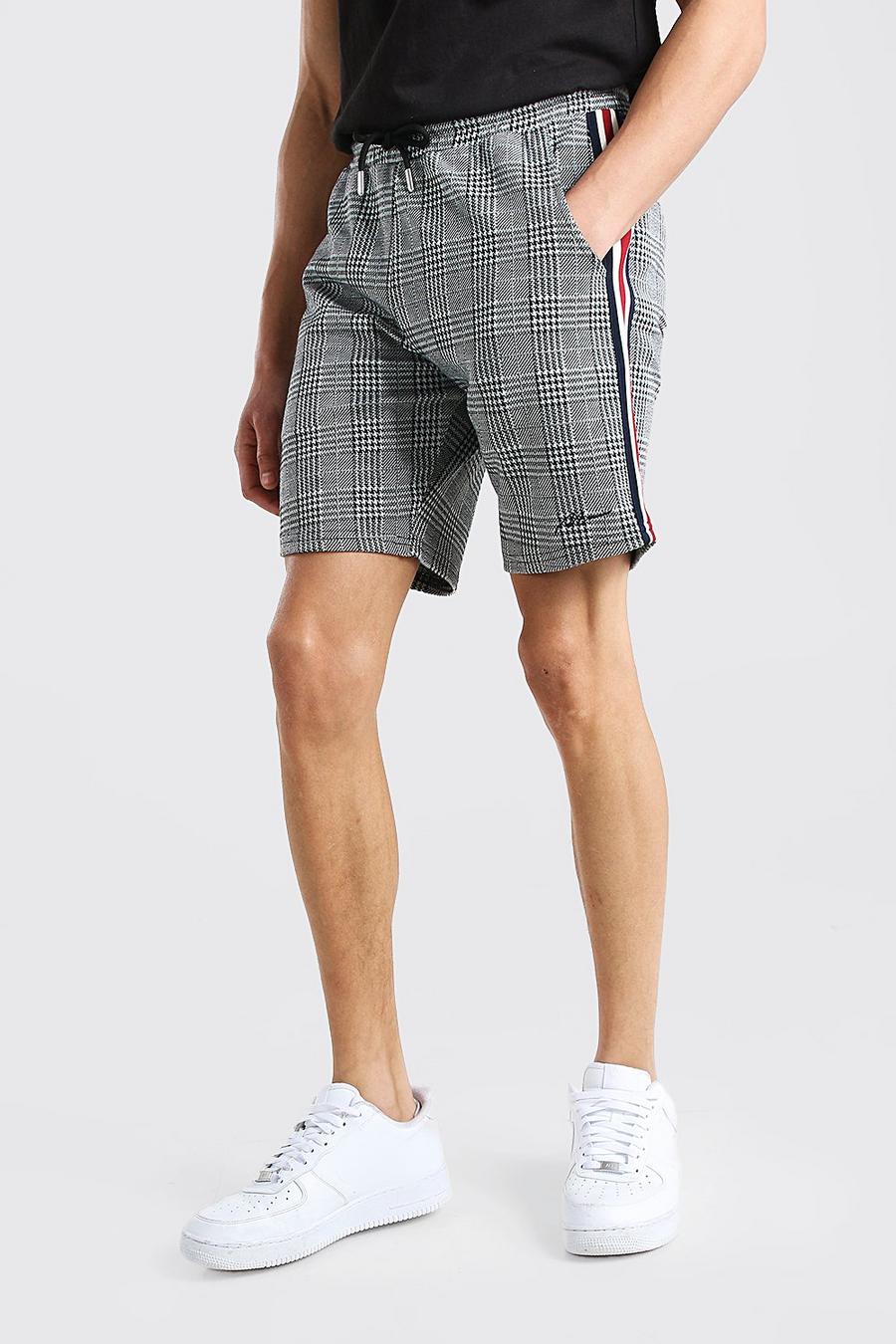 Mittellange MAN-Shorts aus Jacquard mit MAN–Streifen image number 1