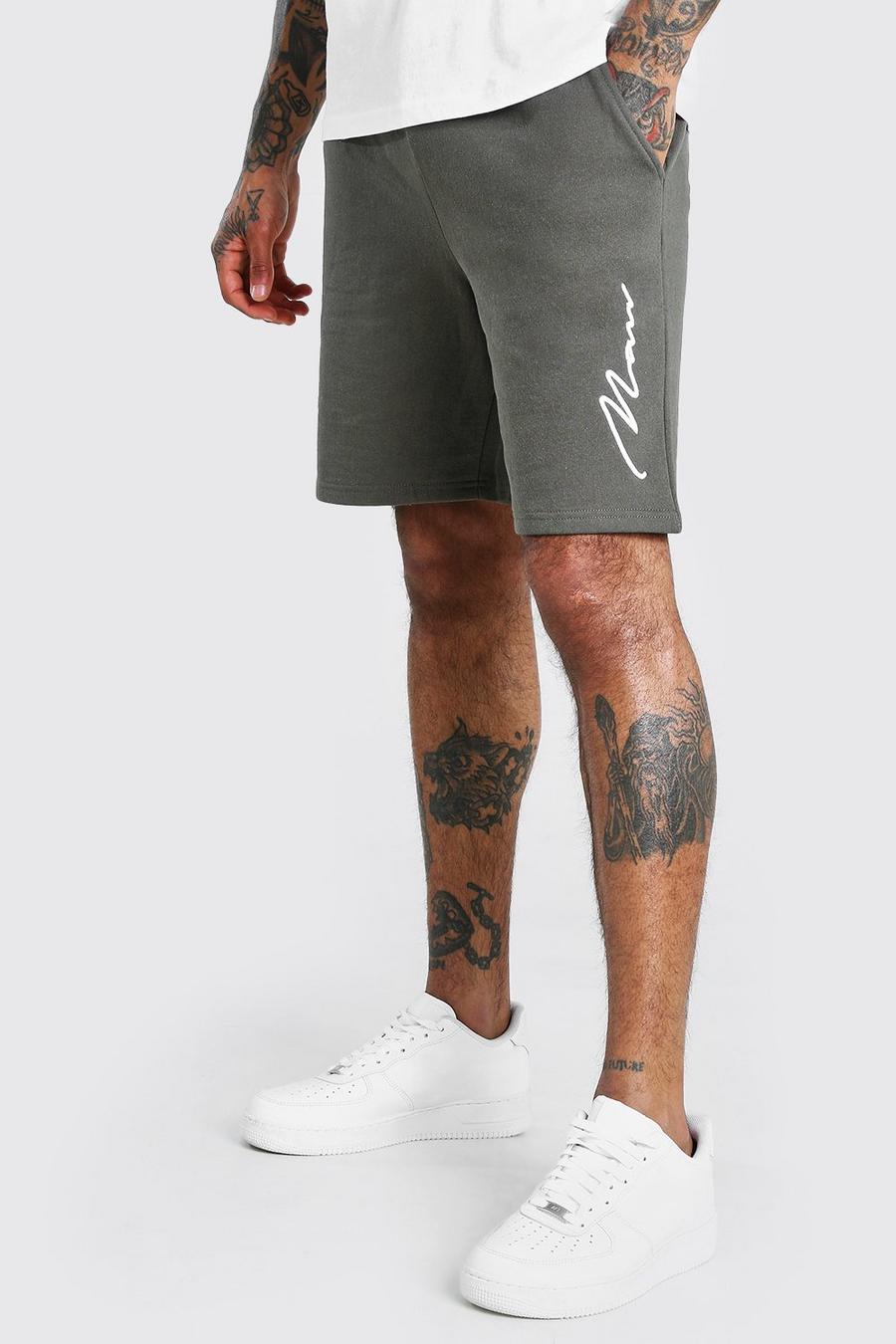 Khaki Man Signature Shorts med 3D-brodyr image number 1