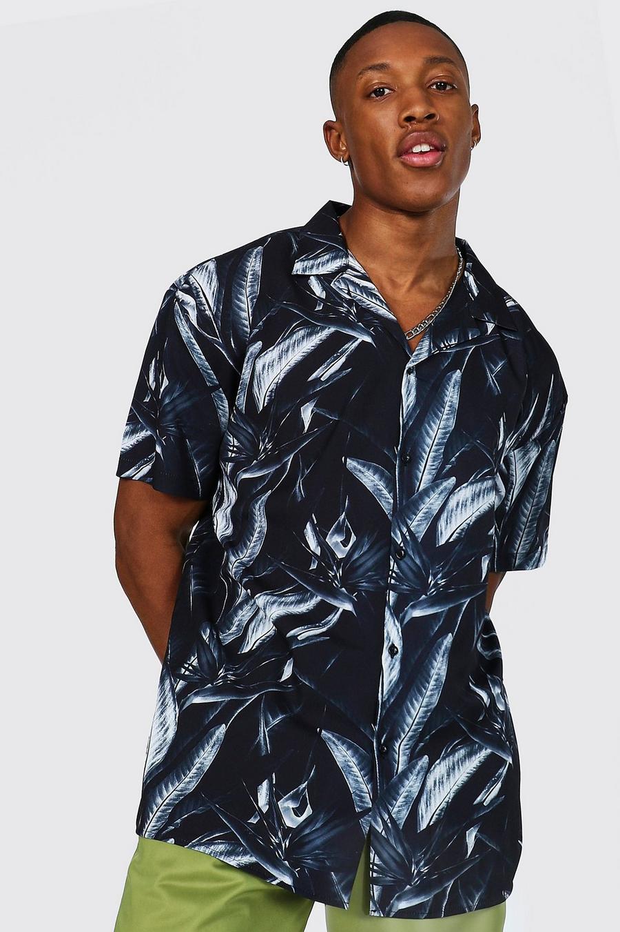 Black Kortärmad mönstrad oversize skjorta med bowlingkrage image number 1