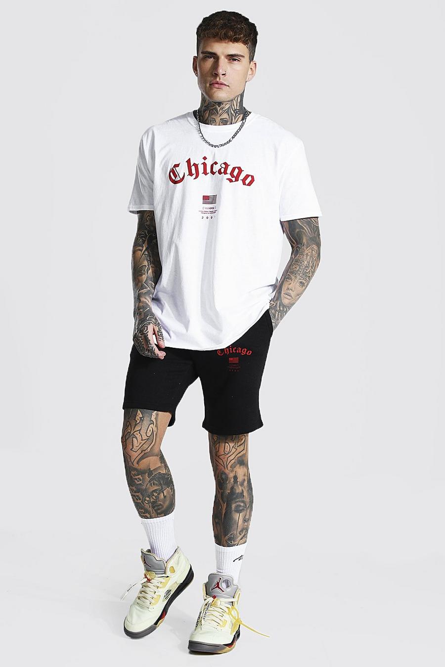 Set in Übergröße aus Hi-Lo T-Shirt und Shorts mit Chicago-Print, Weiß image number 1