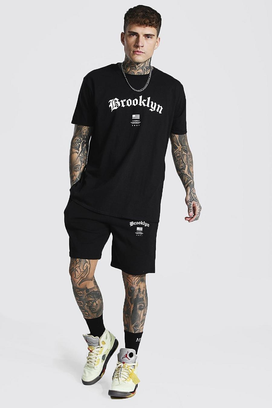 Set in Übergröße aus T-Shirt und Shorts mit Brooklyn-Print, Schwarz image number 1