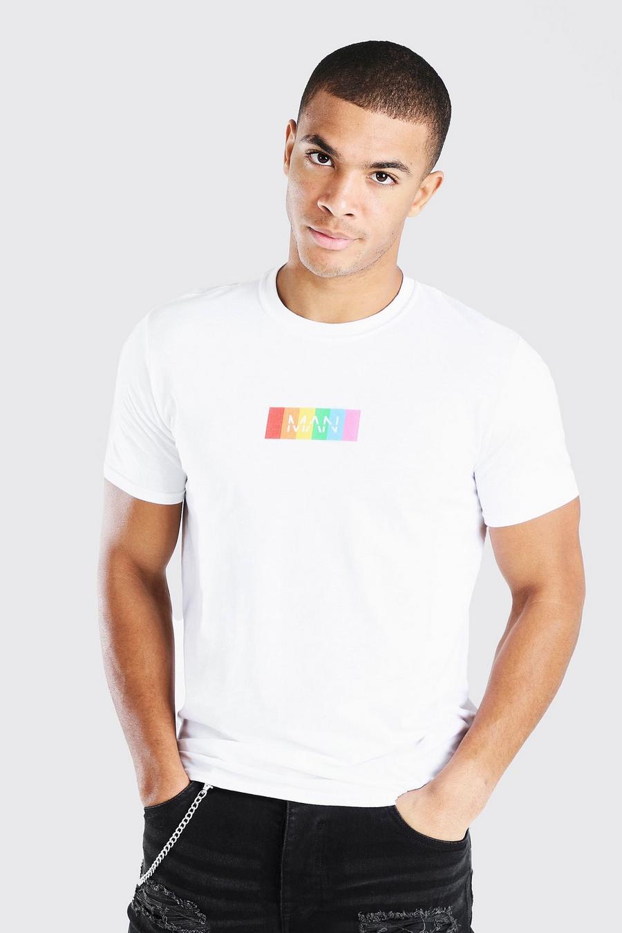 White Original MAN T-shirt med tryck i regnbågsfärger image number 1
