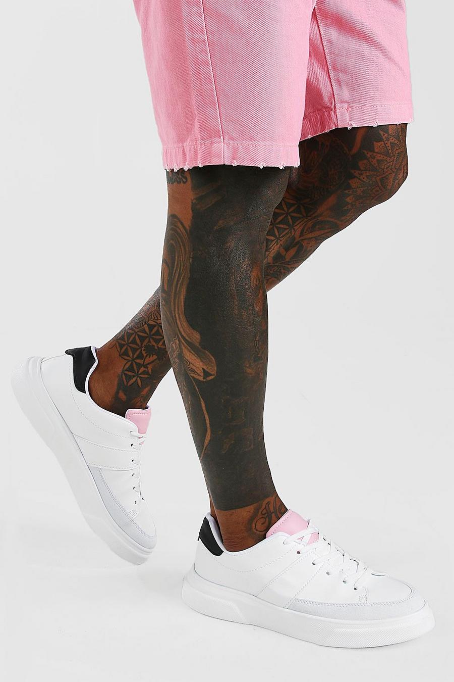 Pink Sneakers med plös i kontrastfärg image number 1