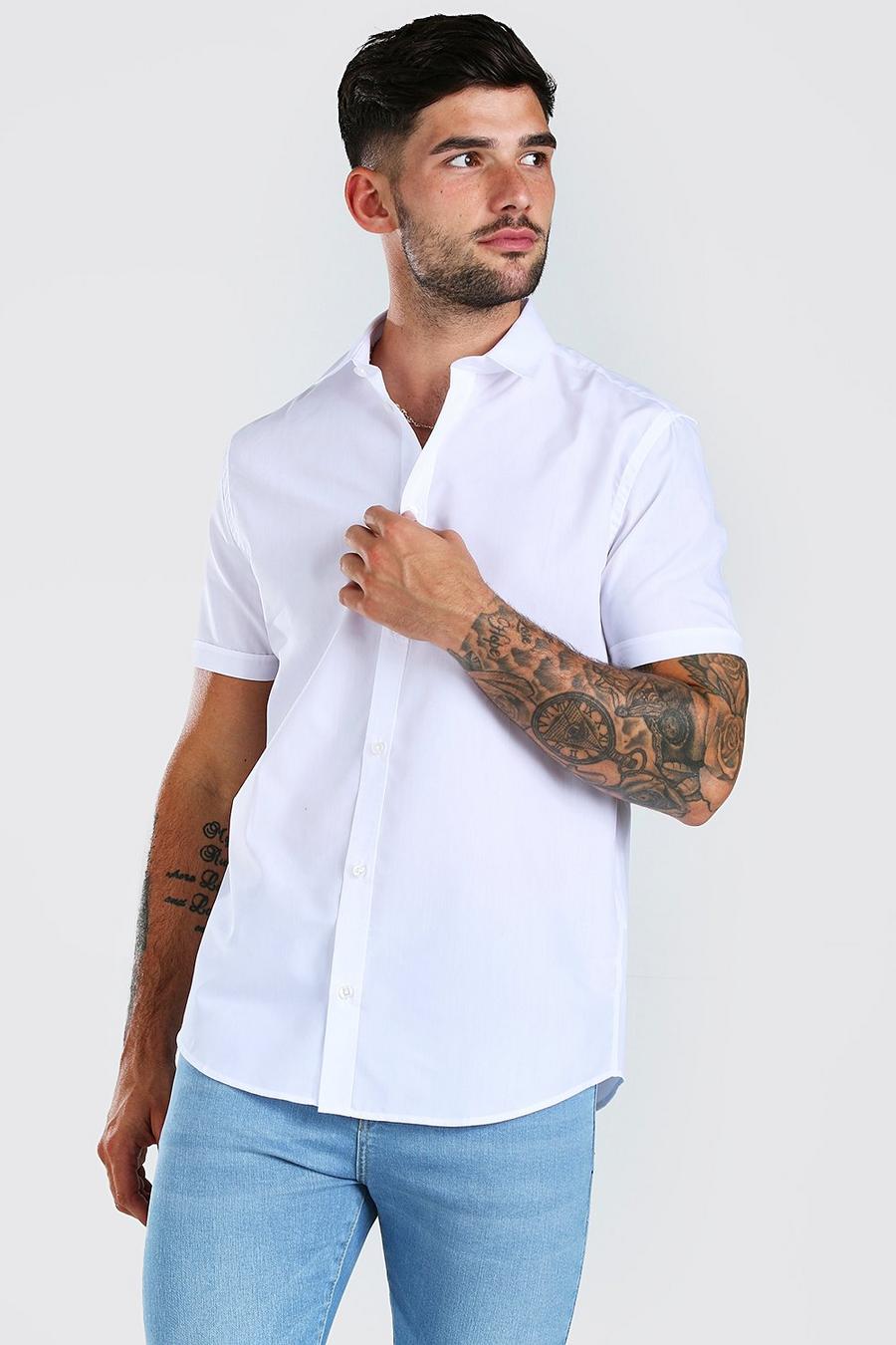 לבן white חולצה קצרה בגזרה רגילה 