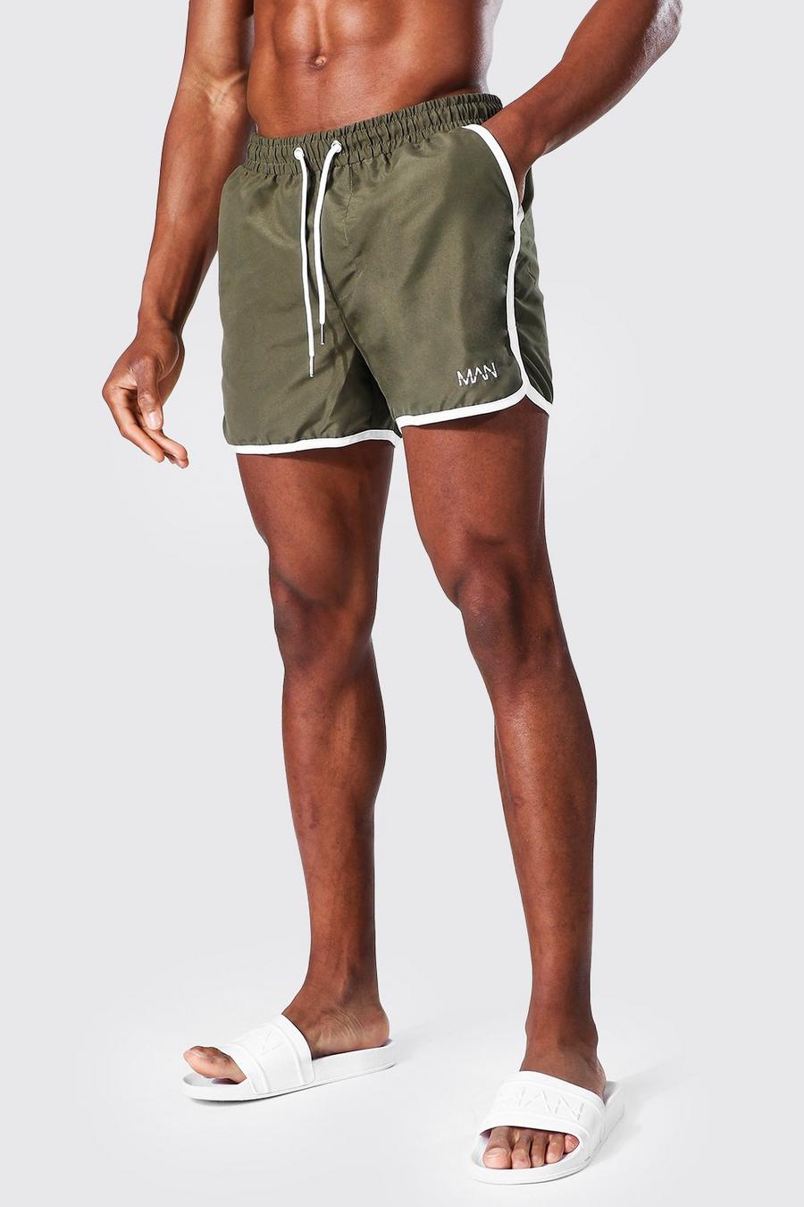 חאקי בגד ים שורט של Original בסגנון מכנסי ריצה עם כיתוב MAN מבד ממוחזר image number 1