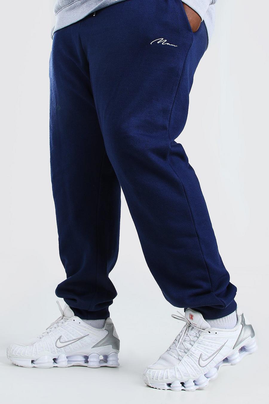 Plus Slim-Fit Jogginghose mit Man-Schriftzug, Marineblau image number 1