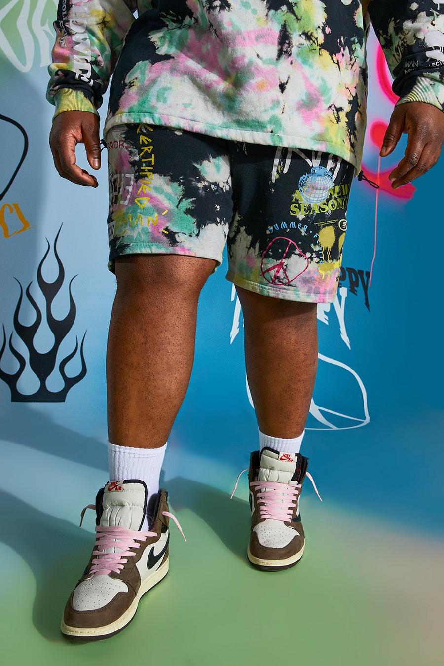 Pantalones cortos desteñidos con estampado de grafiti medio de ajuste estándar Plus, Negro image number 1