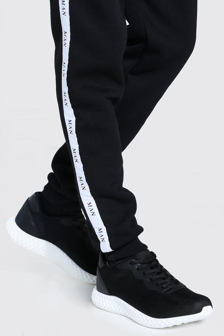 Black Sneakers med sula i kontrastfärg image number 1