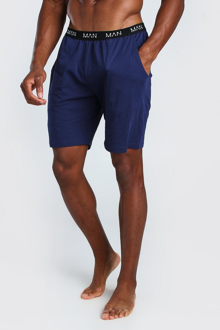 Lounge-Shorts mit unterbrochenem MAN-Motiv, Marineblau image number 1