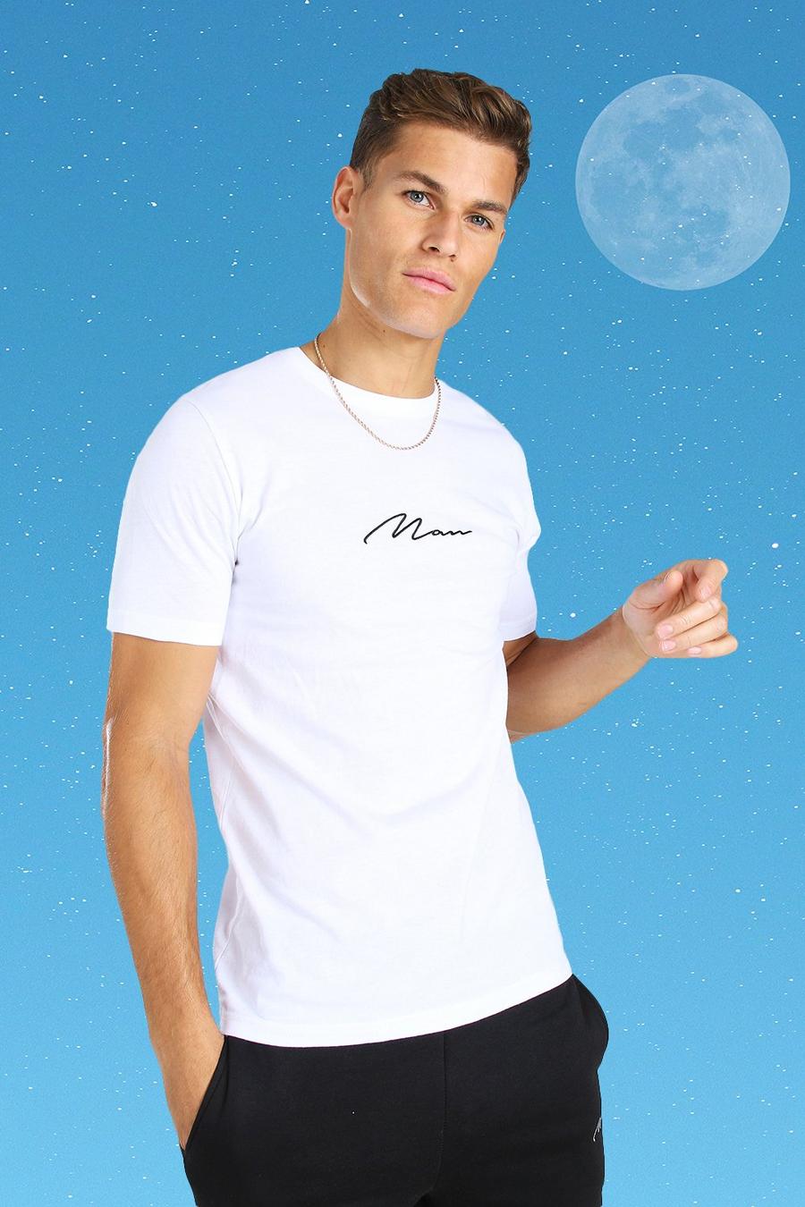 Tall T-Shirt mit aufgesticktem MAN-Schriftzug, Weiß image number 1