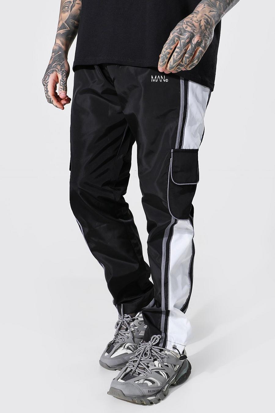 Pantaloni cargo con rivestimento e pannello laterale, Nero image number 1