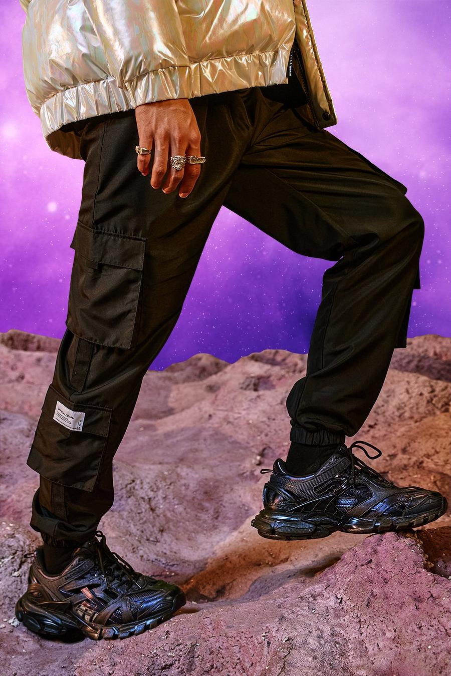 שחור מכנסי דגמ"ח של Official MAN עם רצועות image number 1