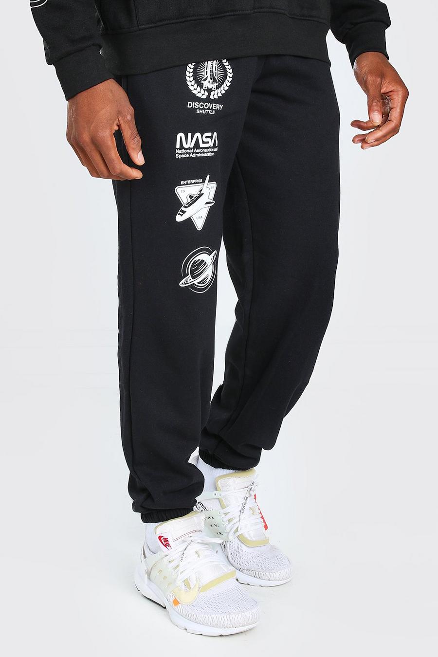 שחור מכנסי ריצה במיתוג נאס"א עם הדפס לוגו image number 1