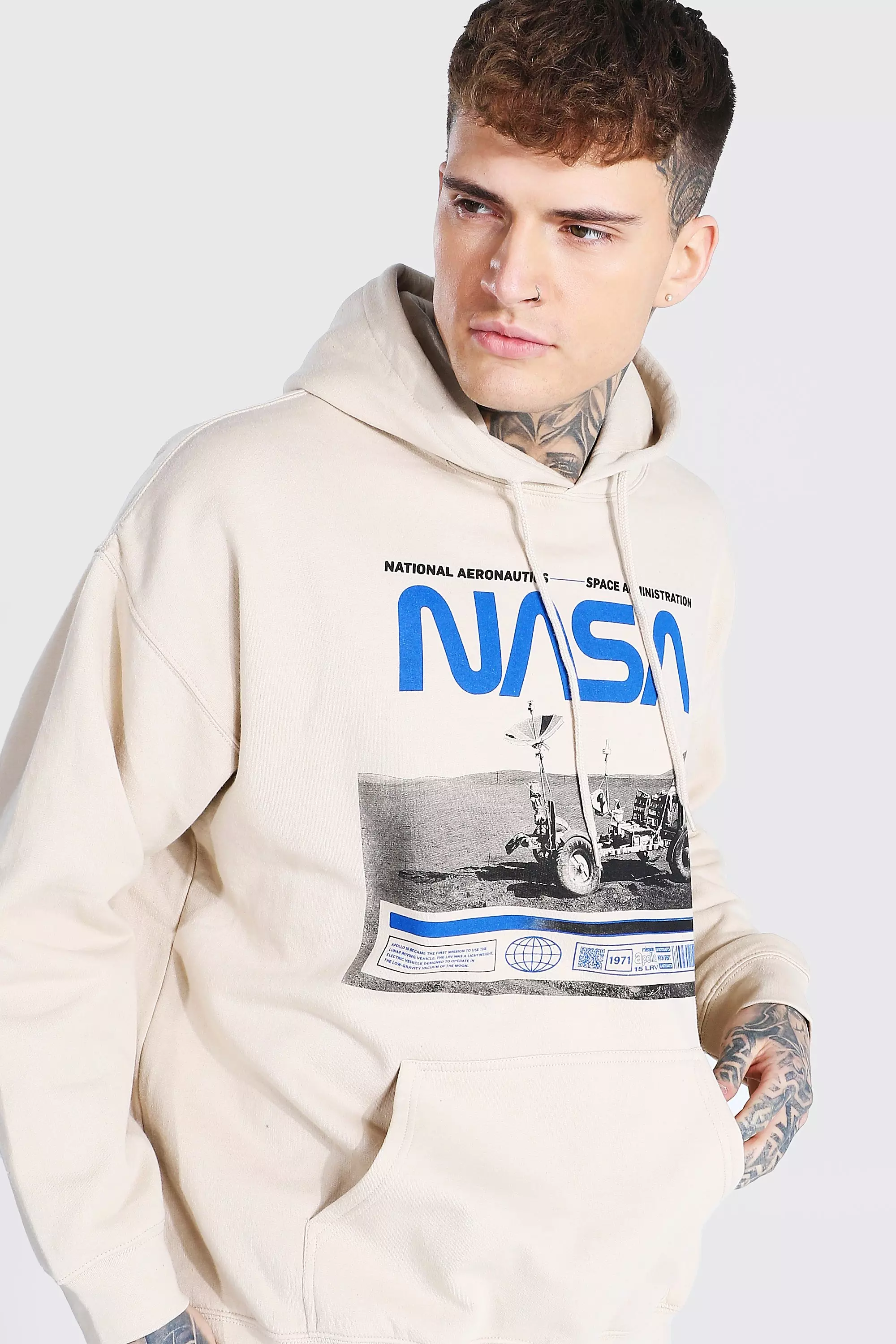 Nasa hoodie hotsell urban outfitters