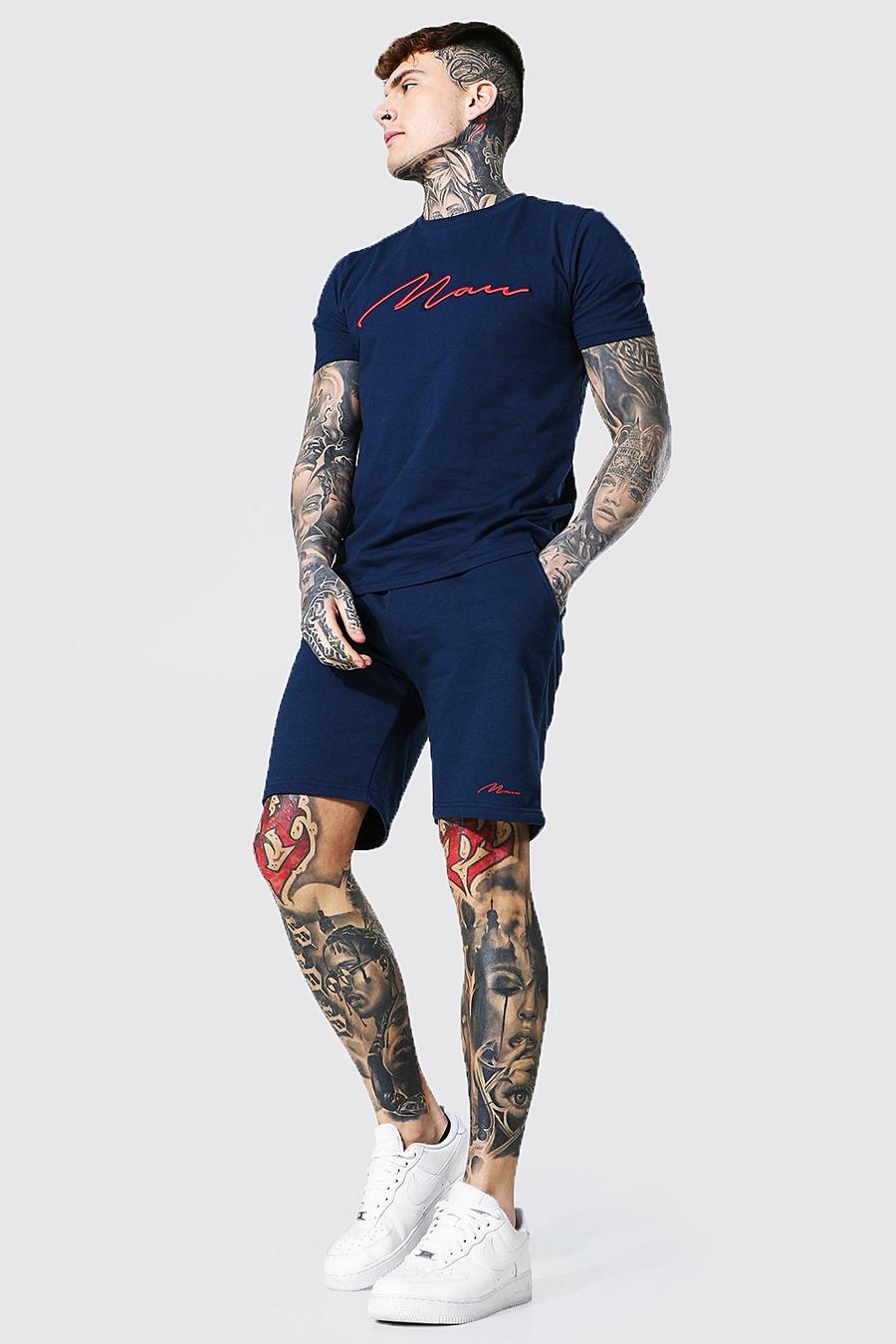 Set aus T-Shirt mit 3D Man-Stickerei und Shorts, Marineblau image number 1
