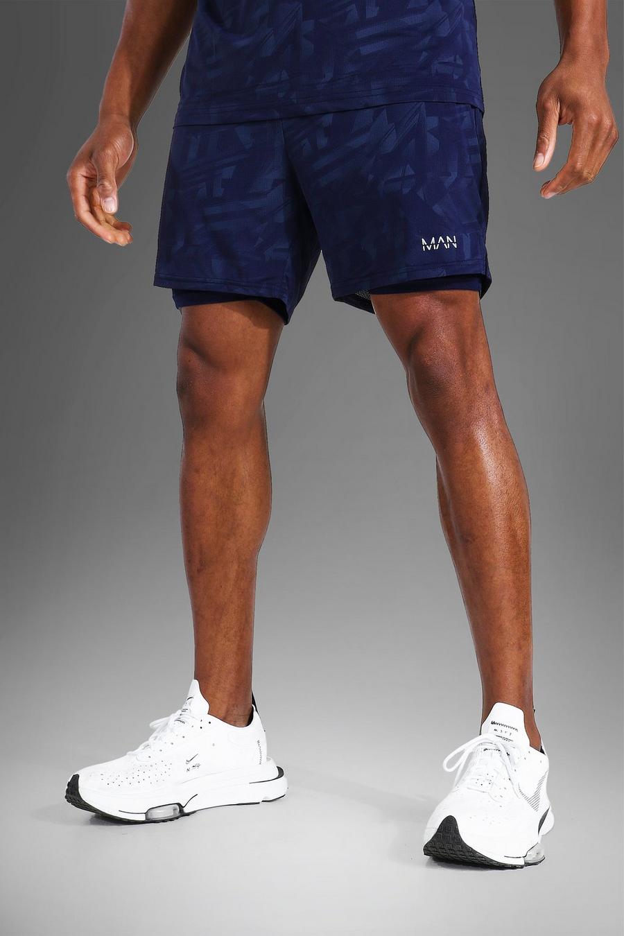 Man Active 2-in-1 Shorts mit abstraktem Print, Marineblau image number 1