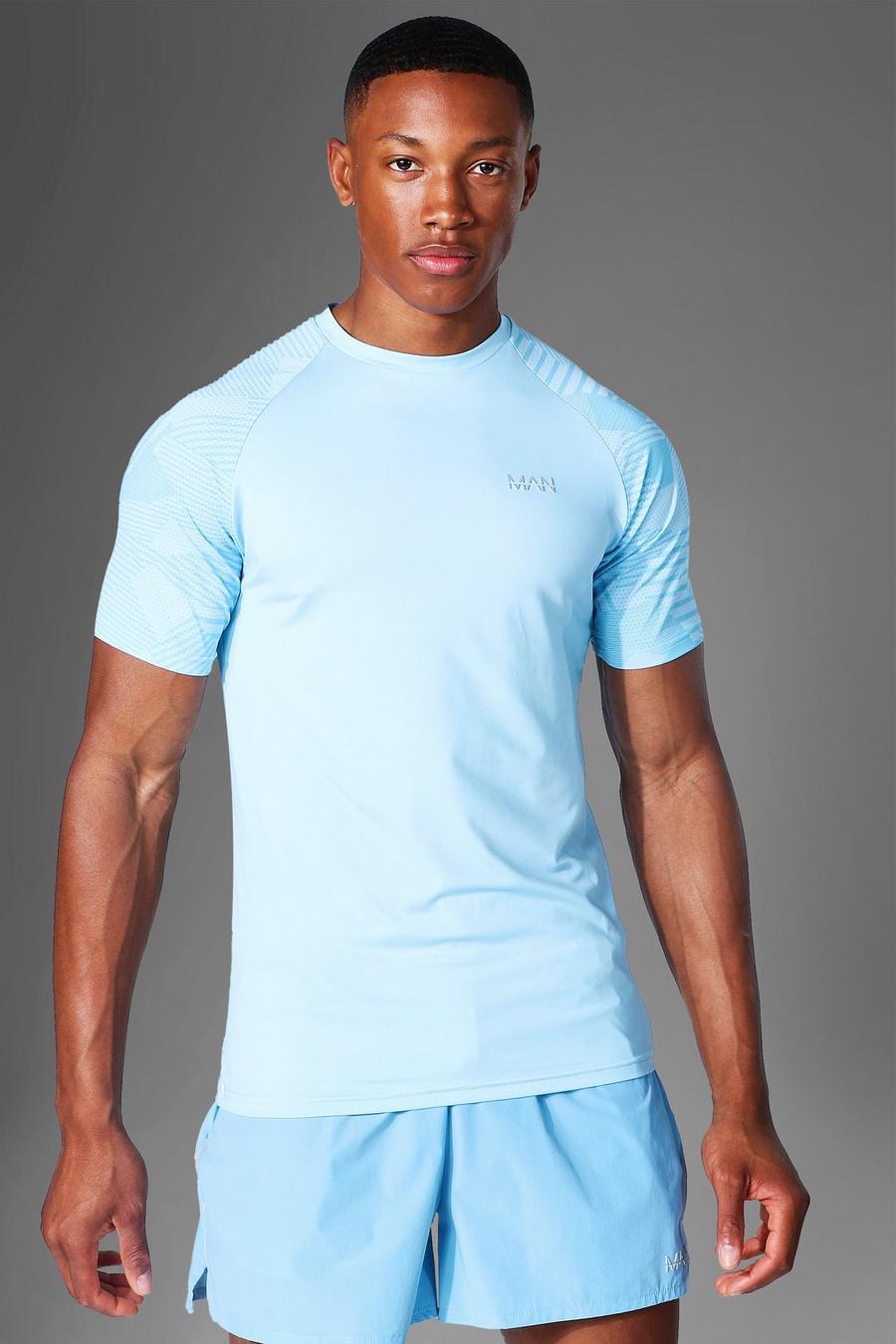T-shirt raglan Muscle Fit abstrait MAN Active, Bleu clair image number 1