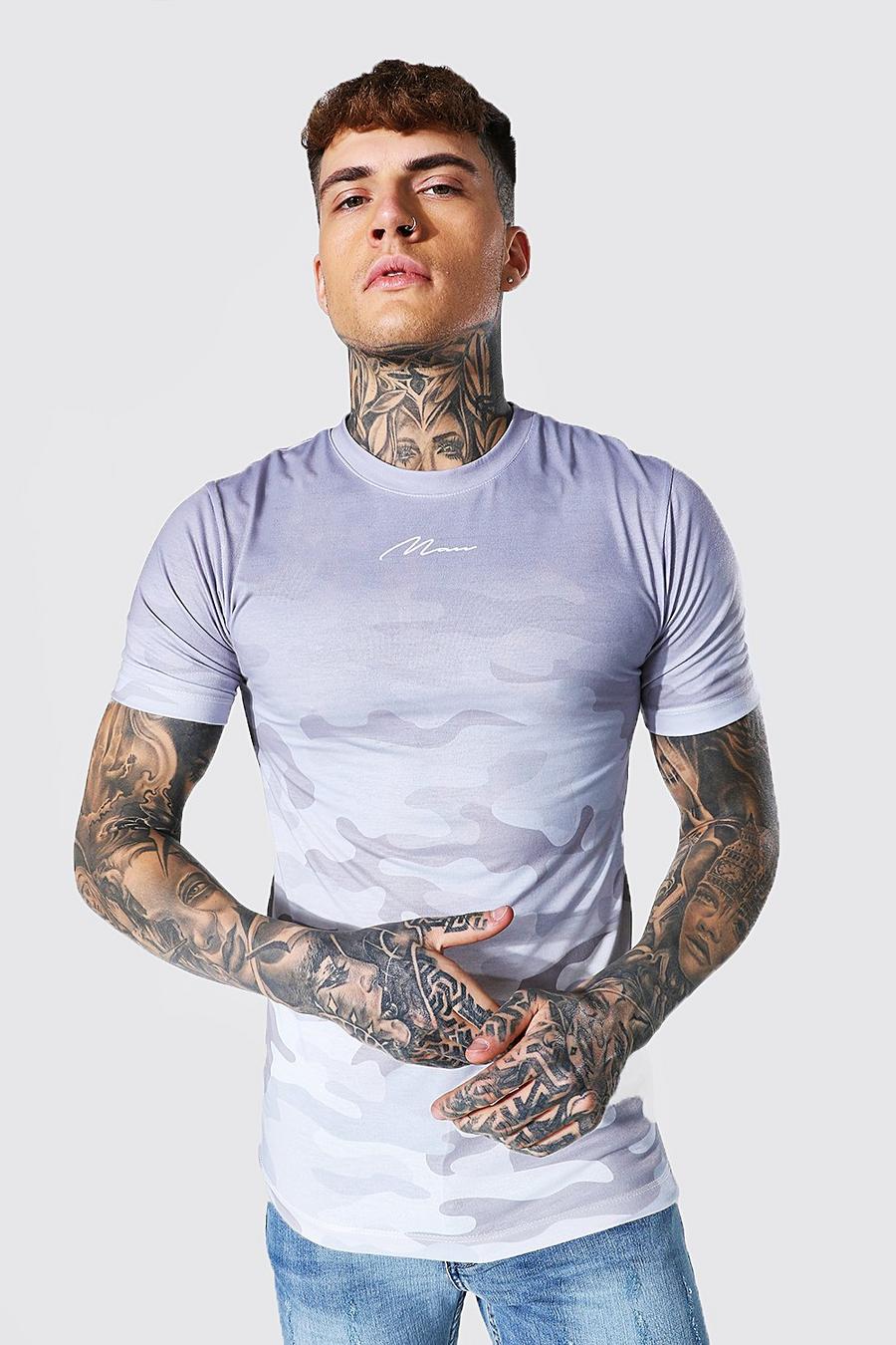 T-shirt sagomata con stampa mimetica sfumata e scritta MAN, Grigio pallido image number 1