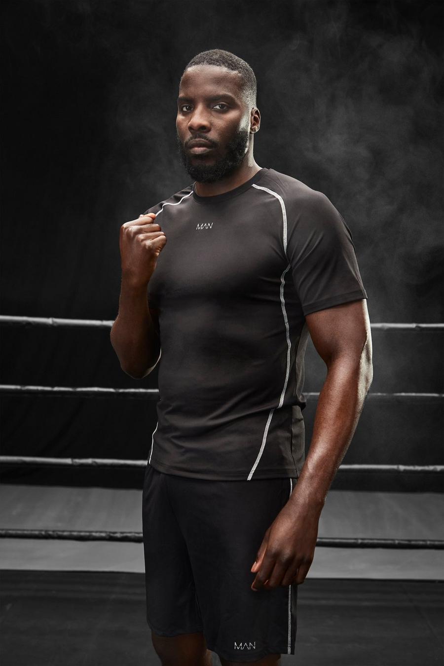 Black MAN Active T-shirt i muscle fit med raglanärm image number 1