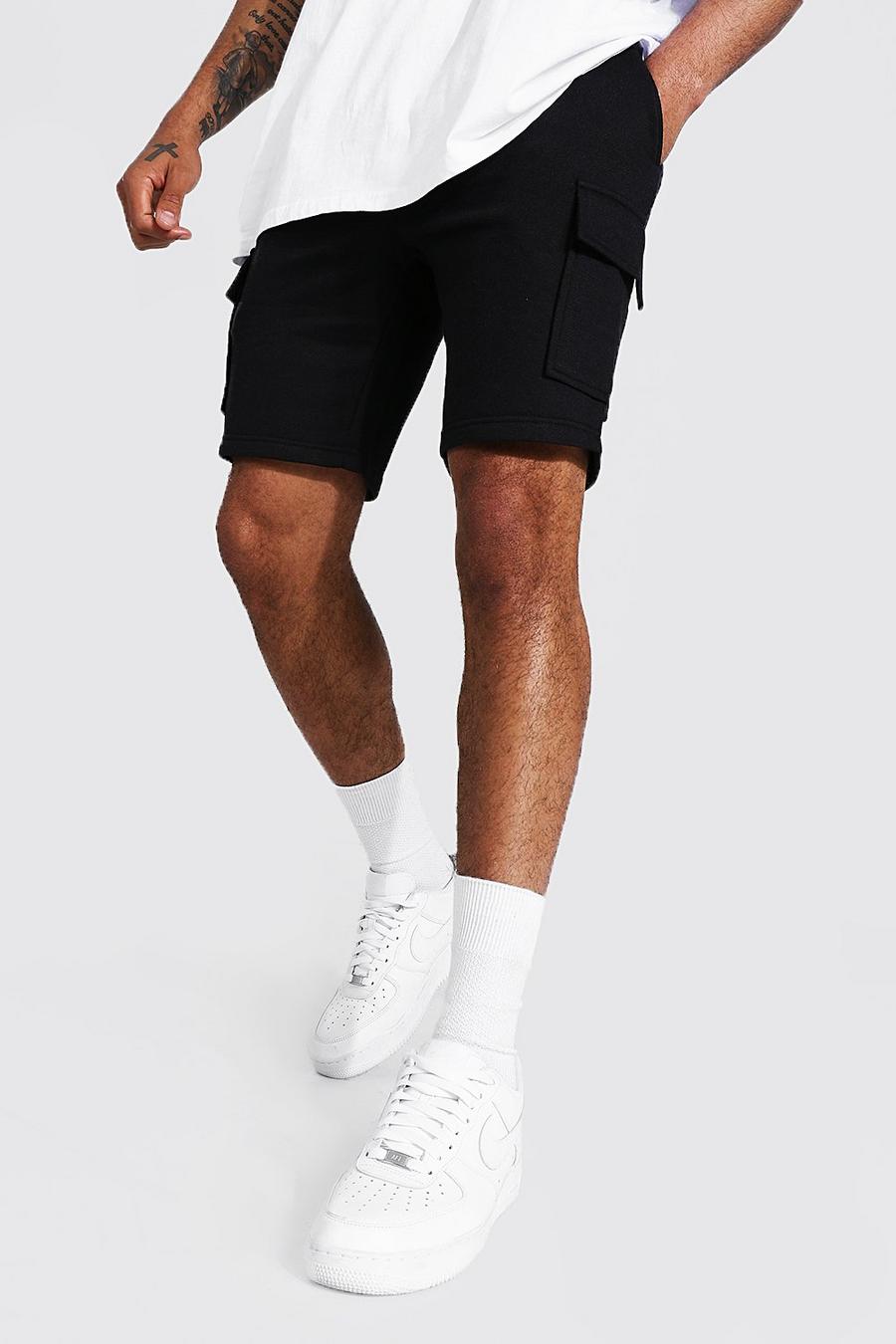Black Basic Mellanlånga shorts i slim fit med cargofickor image number 1